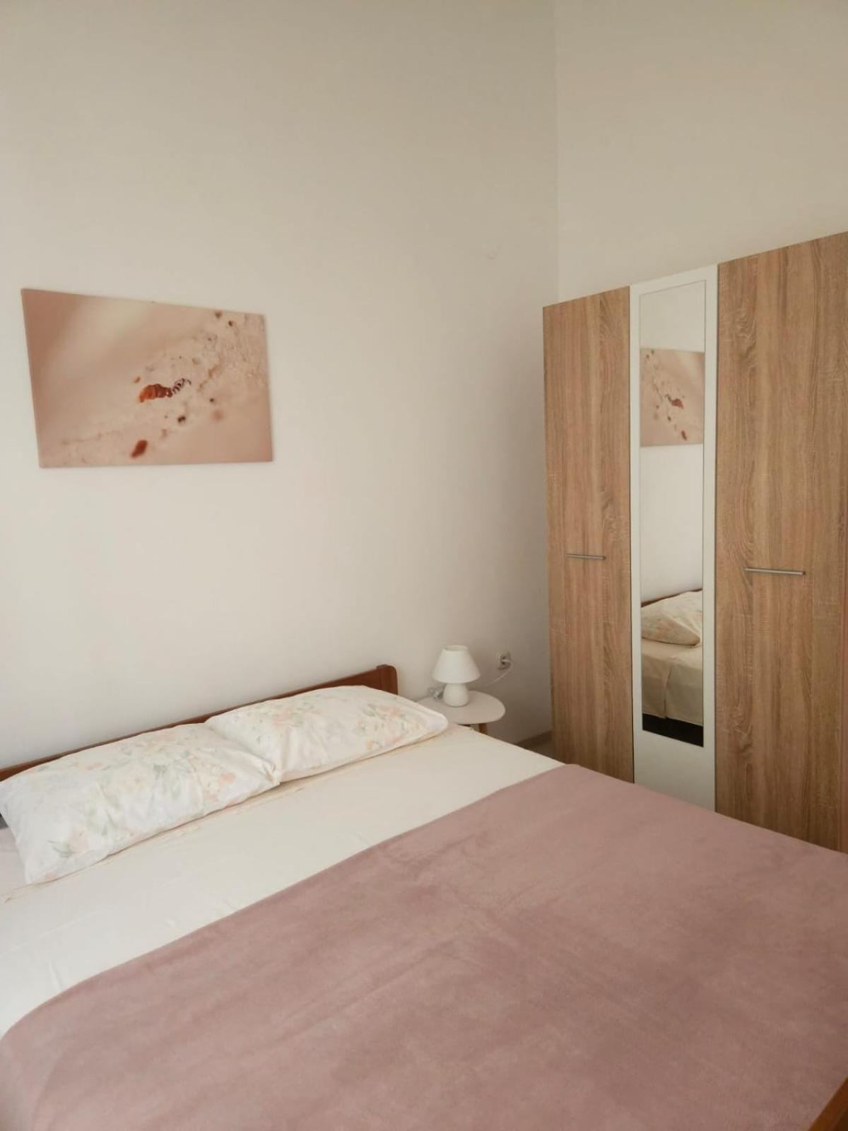 Lorena Apartments In พูลา ภายนอก รูปภาพ