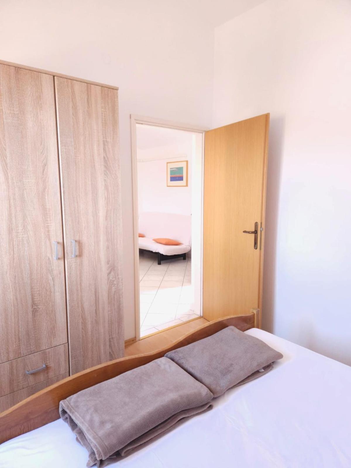 Lorena Apartments In พูลา ภายนอก รูปภาพ