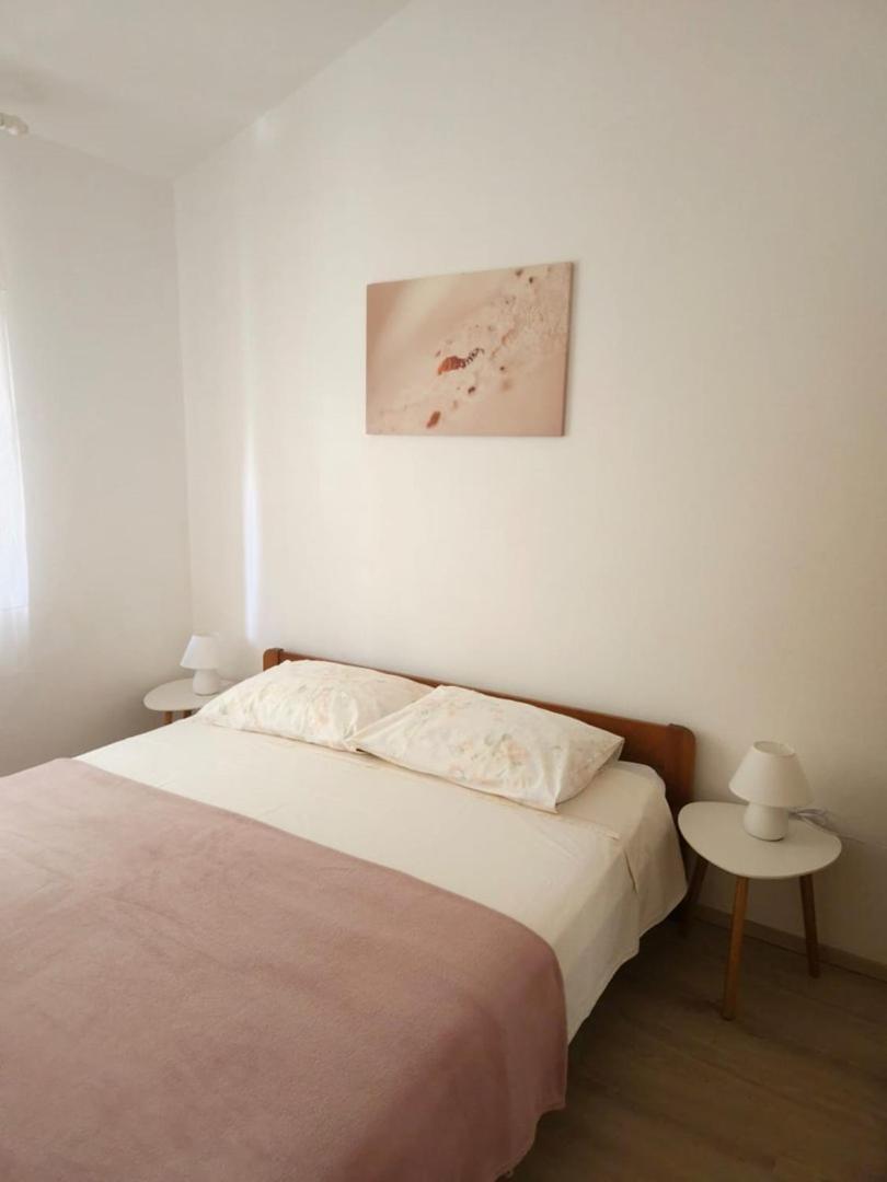 Lorena Apartments In พูลา ภายนอก รูปภาพ