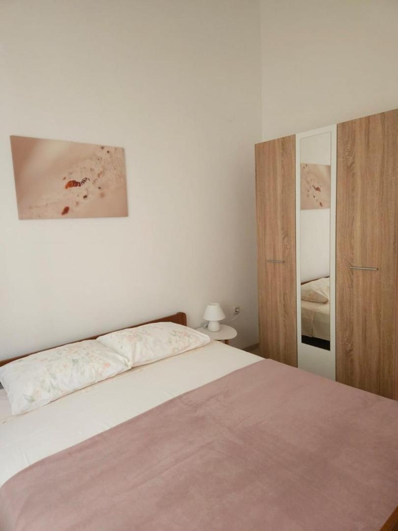 Lorena Apartments In พูลา ภายนอก รูปภาพ