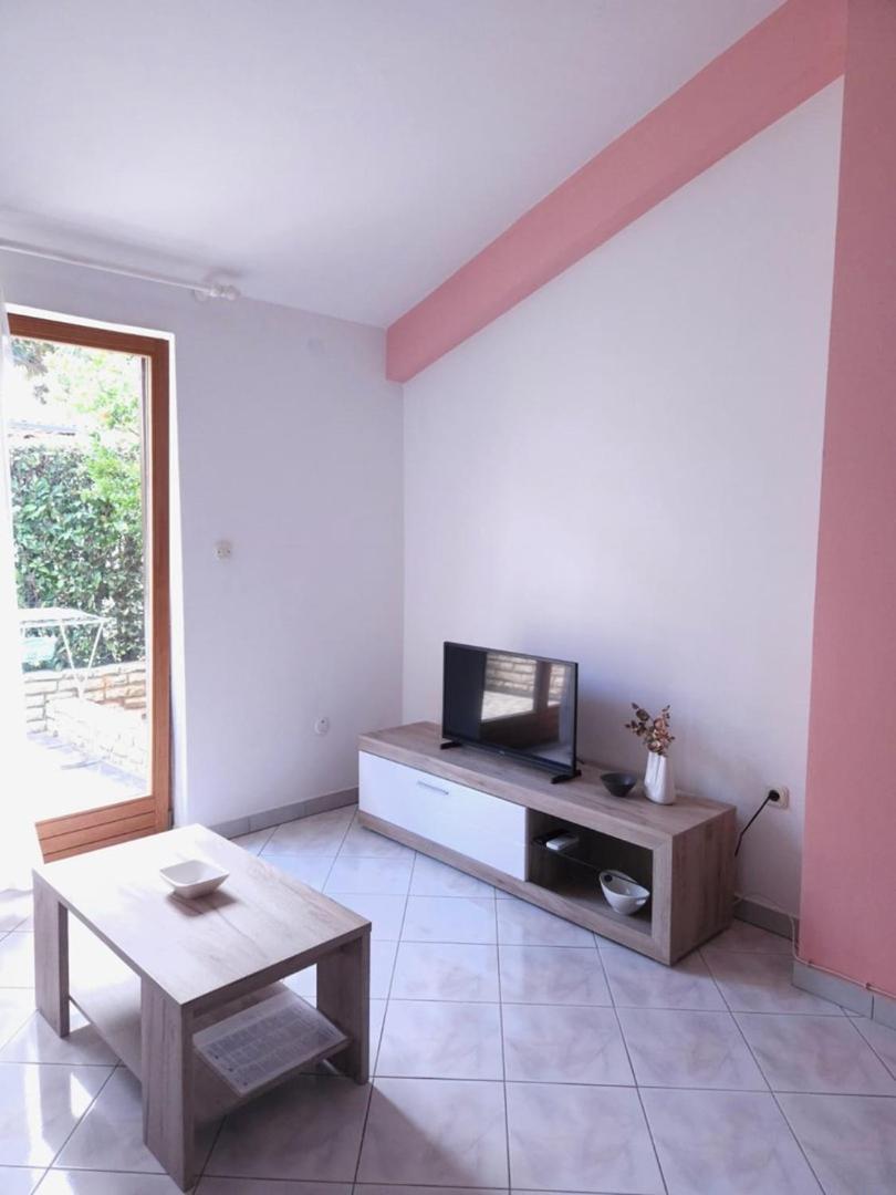 Lorena Apartments In พูลา ภายนอก รูปภาพ