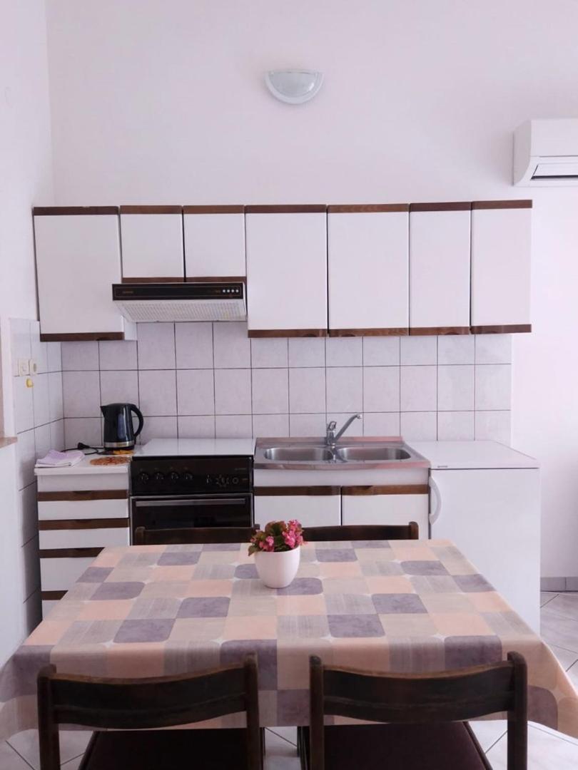 Lorena Apartments In พูลา ภายนอก รูปภาพ